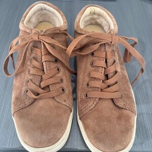 Ugg tan brown suede sneakers size 6